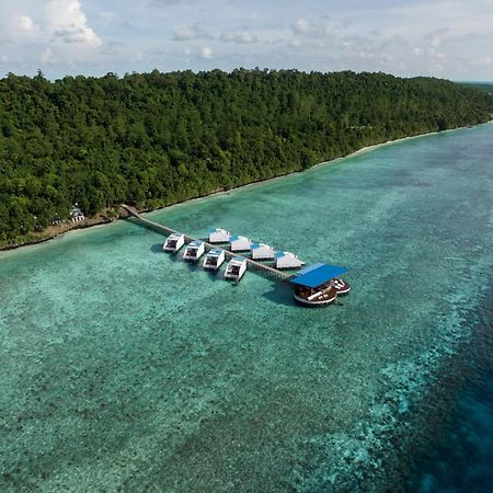 Arasatu Villas&Sanctuary Maratua Island Bagian luar foto